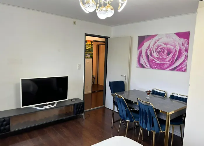 2Bdr Apt With See View - Free Parking